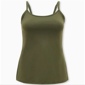 ☘️Torrid active tank top. Size 4.
